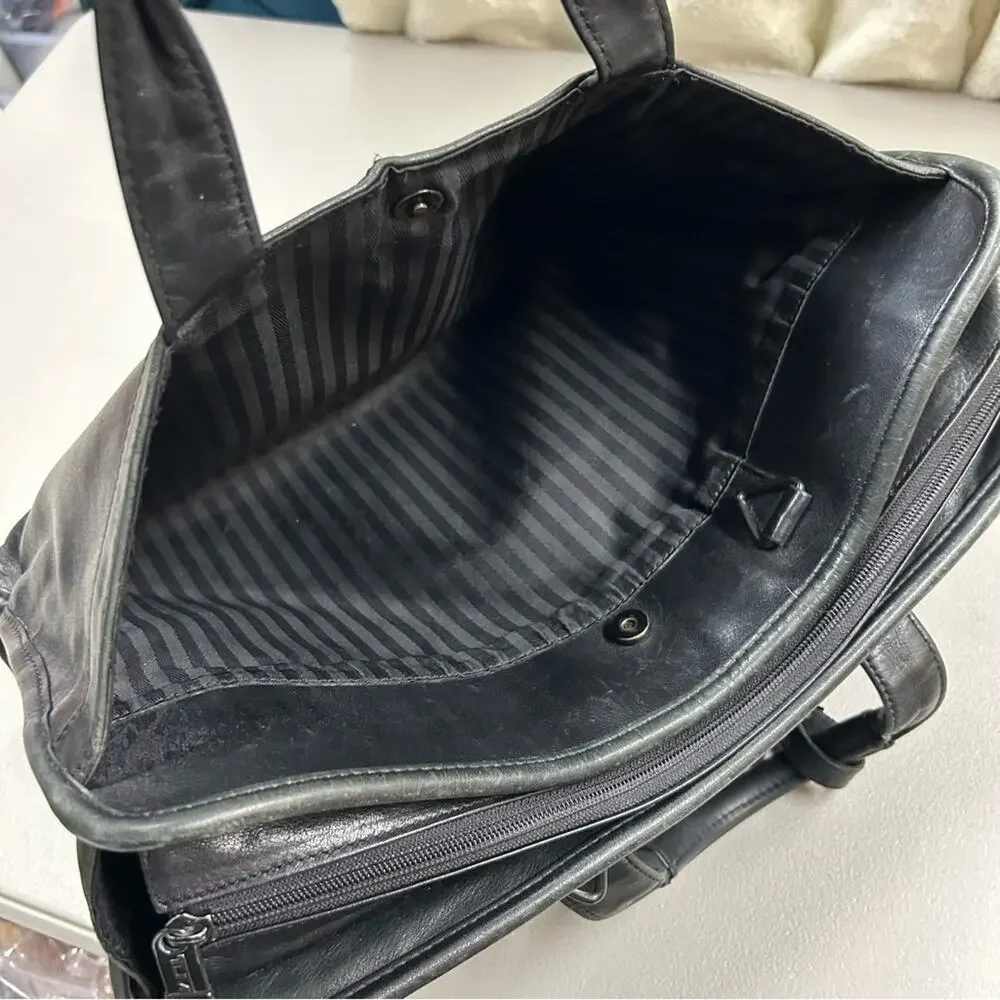 Tumi Black Leather Soft Briefcase Messenger Bag Zipper Closure Pockets